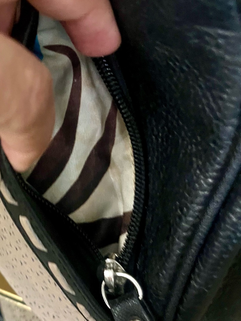 EUC Sharif Two-Tone Black & Beige Leather shoulder bag - Picture 7 of 16